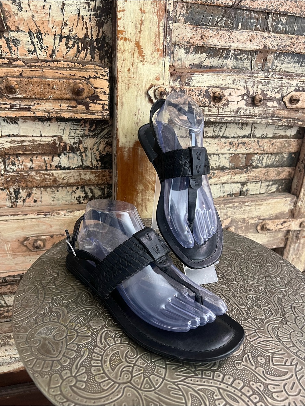 TIME & TRU • black whipstitch thong sandal with memory foam sole